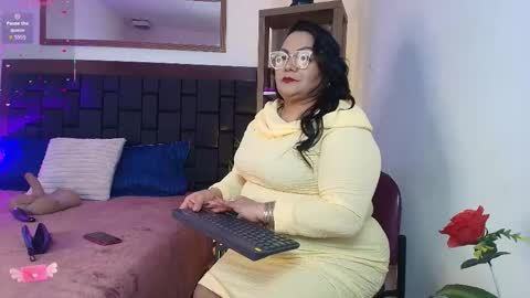 elenna_boobs_ online show from March 8, 3:21 am