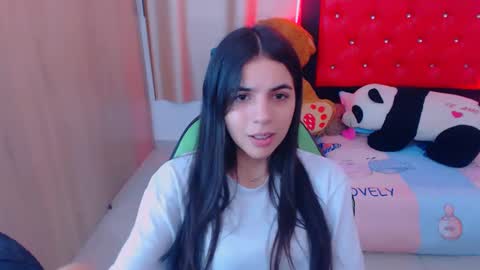 Snapshot of elenna_hotx chatting on February 1, 5:26 pm agnes online show from February 1, 5:26 pm