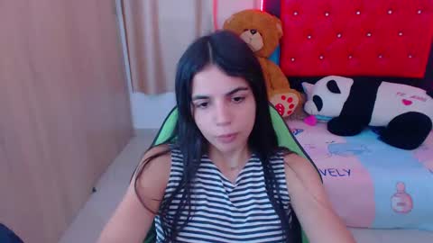 Snapshot of elenna_hotx chatting on February 2, 5:48 pm agnes online show from February 2, 5:48 pm