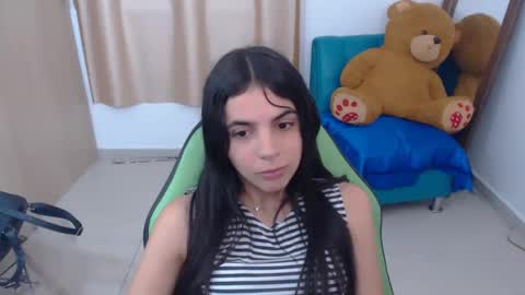 Snapshot of elenna_hotx chatting on February 24, 6:15 pm agnes online show from February 24, 6:15 pm