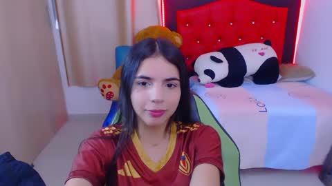 Snapshot of elenna_hotx chatting on January 20, 6:43 pm agnes online show from January 20, 6:43 pm