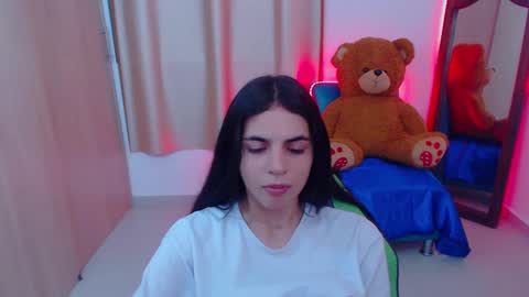 Snapshot of elenna_hotx chatting on February 11, 11:01 pm agnes online show from February 11, 11:01 pm