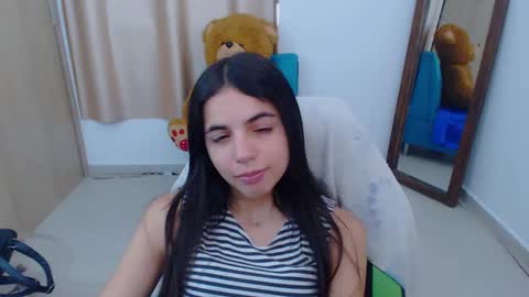 Snapshot of elenna_hotx chatting on February 18, 5:44 pm agnes online show from February 18, 5:44 pm