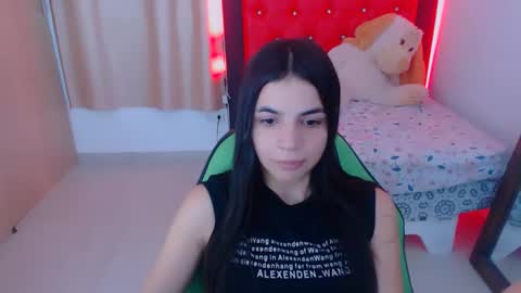 Snapshot of elenna_hotx chatting on December 28, 5:46 pm agnes online show from December 28, 5:46 pm