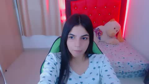Snapshot of elenna_hotx chatting on December 14, 6:20 pm agnes online show from December 14, 6:20 pm