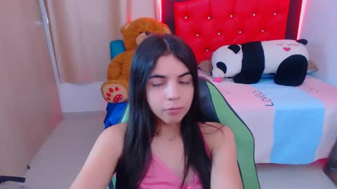 Snapshot of elenna_hotx chatting on January 18, 5:48 pm agnes online show from January 18, 5:48 pm