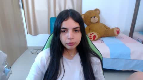 Snapshot of elenna_hotx chatting on March 10, 6:56 pm agnes online show from March 10, 6:56 pm