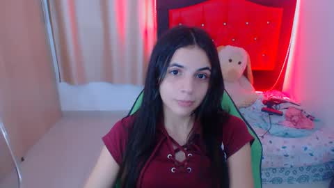 Snapshot of elenna_hotx chatting on December 7, 6:15 pm agnes online show from December 7, 6:15 pm