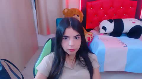 Snapshot of elenna_hotx chatting on January 17, 6:02 pm agnes online show from January 17, 6:02 pm