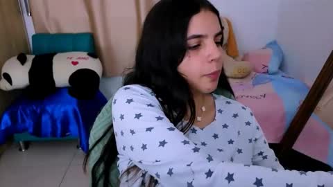 Snapshot of elenna_hotx chatting on October 6, 6:45 pm agnes online show from October 6, 6:45 pm