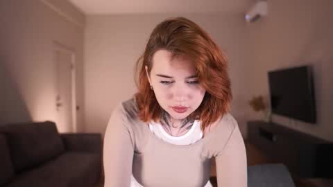 Snapshot of eleonora_linn_ chatting on October 6, 1:17 pm Eleonora online show from October 6, 1:17 pm