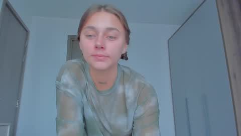Snapshot of eleonora_linn_ chatting on February 18, 6:04 am Eleonora online show from February 18, 6:04 am