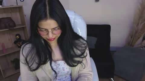 Eliie online show from November 30, 8:46 pm