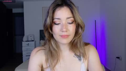 Snapshot of eliiih_ chatting on September 20, 4:11 am eliiih_ online show from September 20, 4:11 am