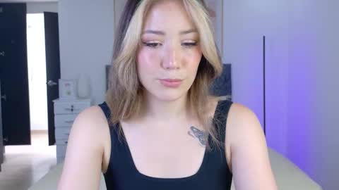 Snapshot of eliiih_ chatting on September 12, 6:15 pm eliiih_ online show from September 12, 6:15 pm