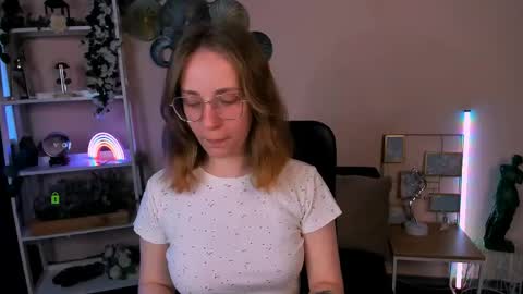 Elin online show from May 19, 5:58 am