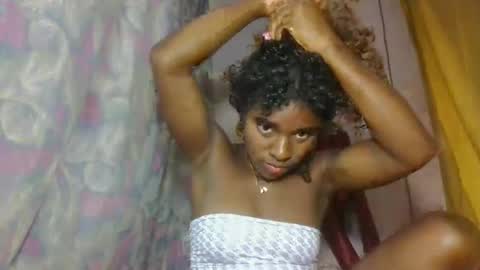 elina981 online show from April 18, 10:40 am