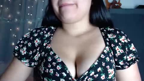 Snapshot of elinaax chatting on October 20, 4:10 pm Elina online show from October 20, 4:10 pm