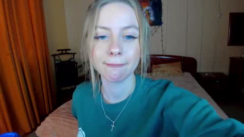 Snapshot of elinor_faith chatting on February 2, 12:35 pm elinor_faith online show from February 2, 12:35 pm