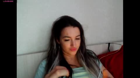 Snapshot of elisa_dove208 chatting on October 23, 6:30 am elisa_dove208 online show from October 23, 6:30 am