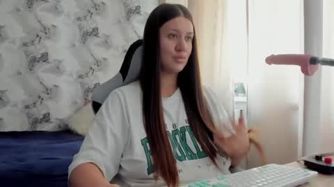 Aletta Oushen online show from July 19, 10:50 am