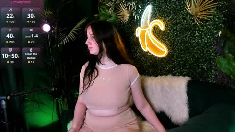 your sweet Lisa online show from April 10, 8:31 am