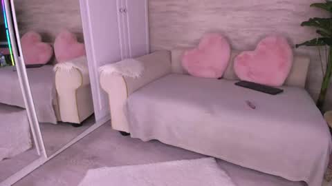 elisabeth_jason online show from June 5, 4:35 pm