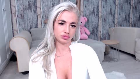 elisabeth_jason online show from October 27, 7:04 am