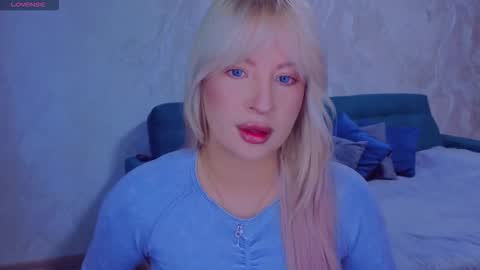 Elisabeth online show from December 2, 9:11 am