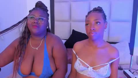 elisabettamonroy online show from December 17, 9:30 pm