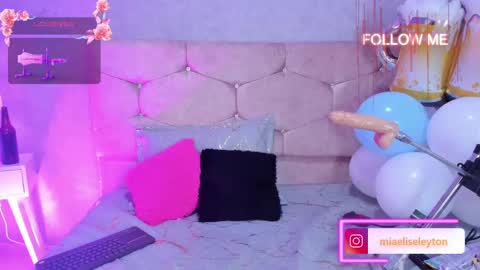 ELISE LEYTON online show from October 4, 9:52 pm