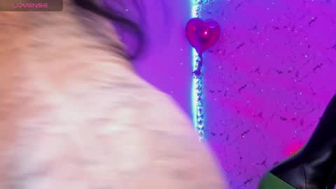 E L I S S A online show from April 14, 2:33 am