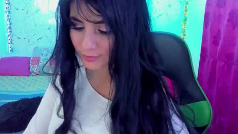 Snapshot of elissa_iris chatting on October 22, 5:07 pm E L I S S A online show from October 22, 5:07 pm