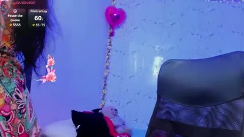 E L I S S A online show from July 21, 2:01 am