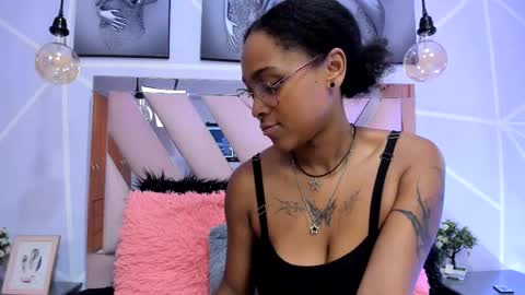 elit noa online show from February 11, 7:38 pm