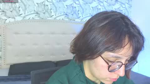 Eliza online show from April 15, 7:36 pm