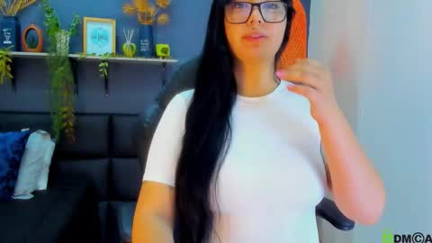 eliza_pink24 online show from February 2, 9:36 pm