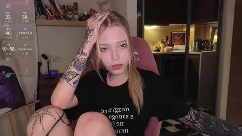 Elizabeth online show from December 15, 6:57 pm