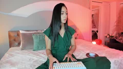Snapshot of elizabeth_clark_ chatting on October 2, 8:36 pm Eli online show from October 2, 8:36 pm