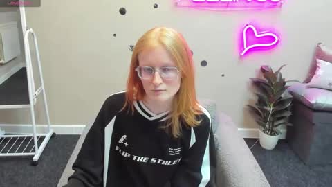 Snapshot of elizabeth_harpper chatting on January 17, 8:56 am Elizabeth online show from January 17, 8:56 am