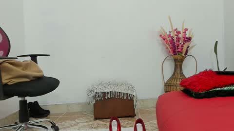 Snapshot of elizabeth_mathure chatting on September 17, 8:01 am Elizabeth Mathure online show from September 17, 8:01 am