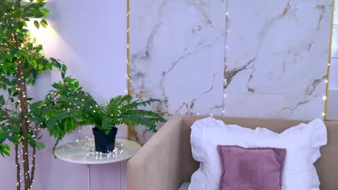 Elizabeth online show from January 11, 4:56 pm