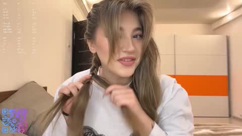 Mia online show from February 24, 5:33 pm