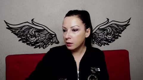 Snapshot of elizabethsho chatting on December 4, 6:17 pm ElizabethSho online show from December 4, 6:17 pm