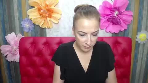 ElizabethSho online show from July 13, 5:57 pm
