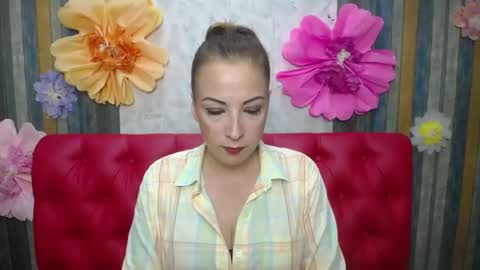 ElizabethSho online show from July 8, 5:48 pm