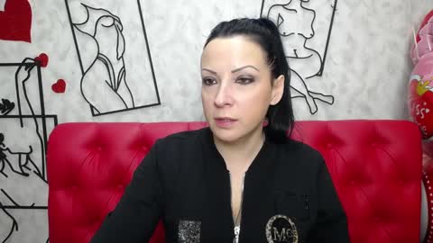 Snapshot of elizabethsho chatting on March 7, 6:43 pm ElizabethSho online show from March 7, 6:43 pm