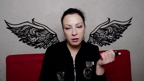 Snapshot of elizabethsho chatting on December 5, 4:20 am ElizabethSho online show from December 5, 4:20 am