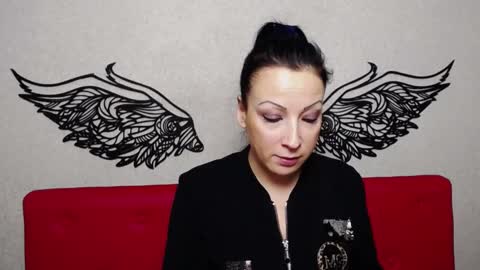 Snapshot of elizabethsho chatting on December 6, 6:39 pm ElizabethSho online show from December 6, 6:39 pm