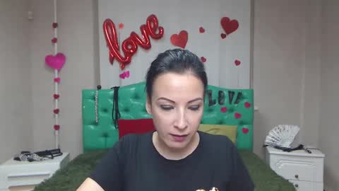 Snapshot of elizabethsho chatting on September 9, 5:13 pm ElizabethSho online show from September 9, 5:13 pm